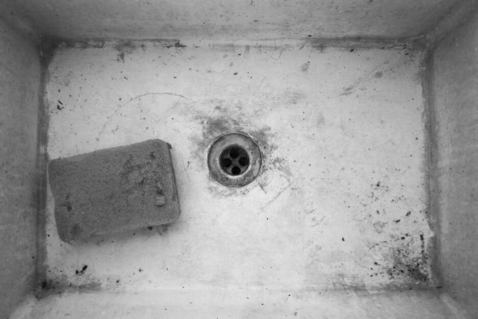 Old bathroom show drain